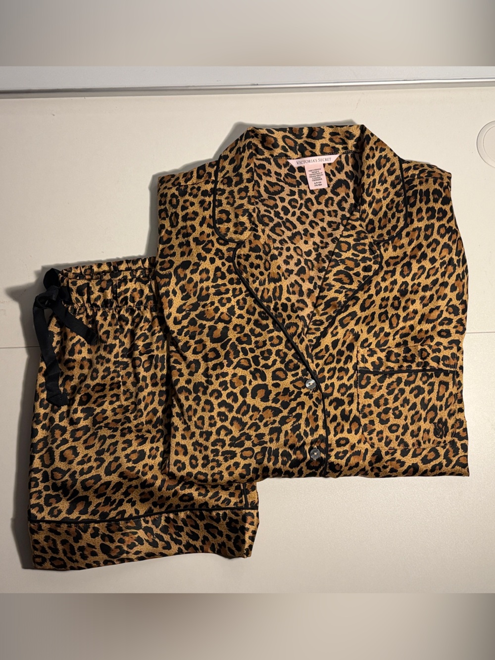 VICTORIA'S SECRET Signature Satin Short Pajama Set - Tan Leopard
